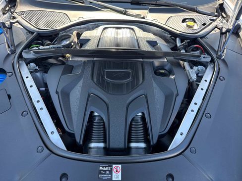 Used 2025 Porsche Panamera image 8