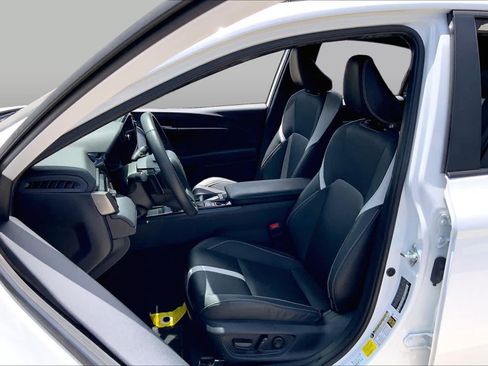 Used 2025 Toyota Camry SE w/ Multimedia Upgrade Package FWD image 8