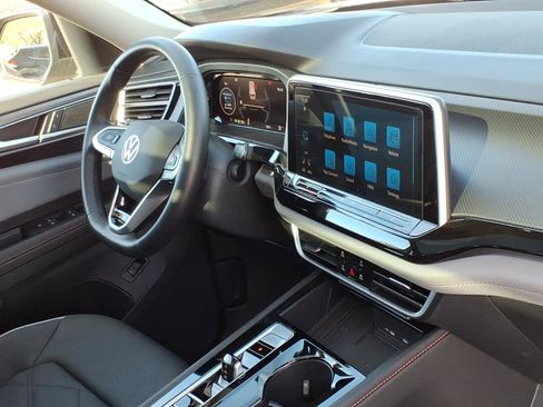 Certified 2025 Volkswagen Atlas Peak Edition SE image 13