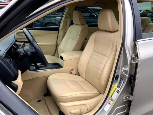 Used 2017 Toyota Camry XLE FWD image 8