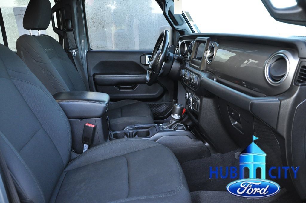 Used 2021 Jeep Wrangler Unlimited Sahara AWD/4WD image 16