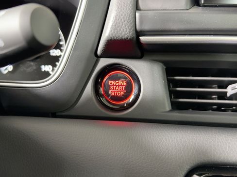 New 2025 Honda Pilot Touring image 26