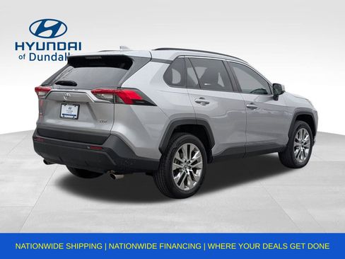 Used 2021 Toyota RAV4 XLE Premium image 6
