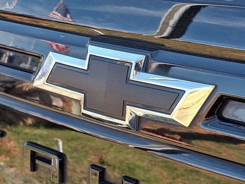 Used 2024 Chevrolet Tahoe Z71 w/ Luxury Package AWD/4WD image 28