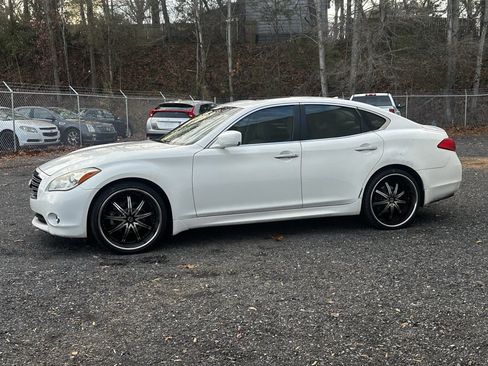 Used 2013 INFINITI M37 w/ Premium Pkg image 3