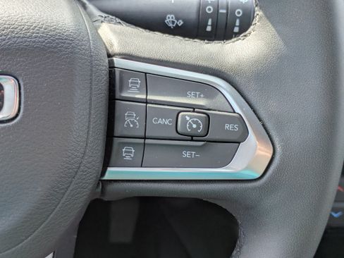 Used 2025 Jeep Compass Limited AWD/4WD image 18