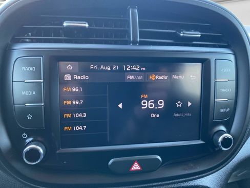 Certified 2023 Kia Soul LX FWD image 38