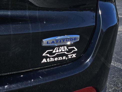 Used 2024 Jeep Compass Latitude image 7