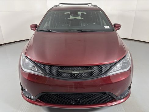 Used 2018 Chrysler Pacifica Limited w/ Advanced Safetytec Group image 3