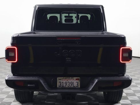 Used 2022 Jeep Gladiator Overland image 5