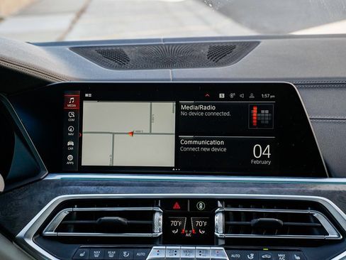 Used 2021 BMW X5 xDrive40i w/ M Sport Package image 14