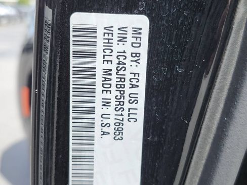 Used 2024 Jeep Wagoneer L Series II w/ Flexible Seating Group RWD image 36