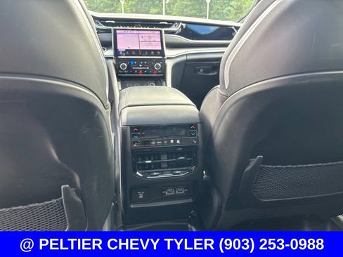 Used 2023 Jeep Grand Cherokee Overland w/ Luxury Tech Group IV AWD/4WD image 23