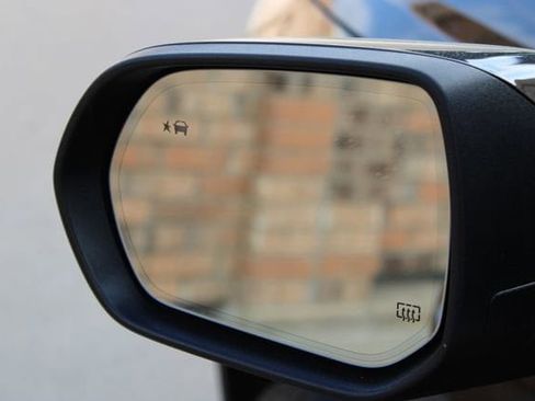 Used 2025 Buick Enclave Preferred image 24