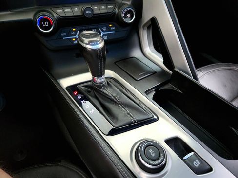Used 2015 Chevrolet Corvette Stingray Coupe RWD image 16