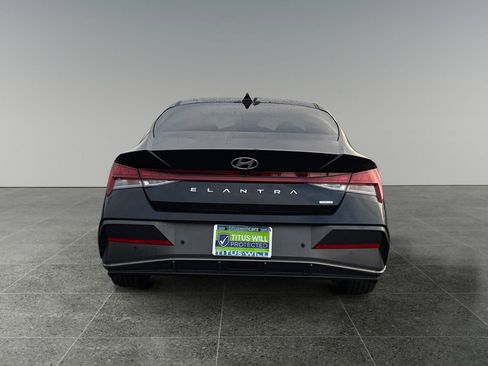 Used 2024 Hyundai Elantra Limited image 6