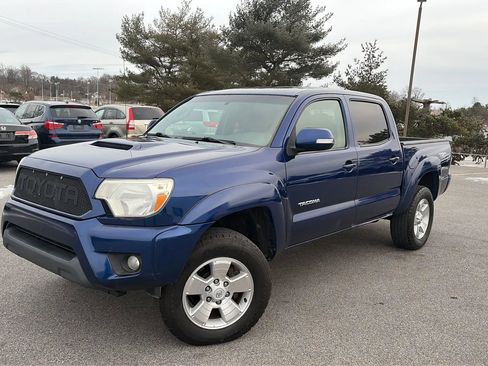 Used 2014 Toyota Tacoma Pickup 4D 5 ft image 18