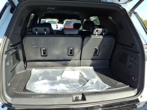 New 2026 Chevrolet Traverse RS w/ LPO, Floor Liner Package AWD/4WD image 12