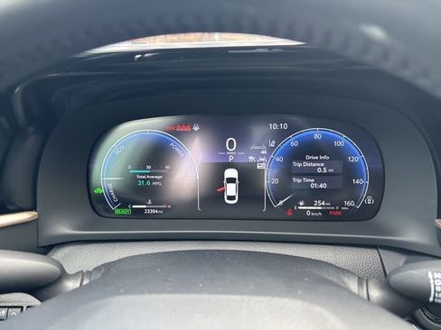 Used 2023 Toyota Crown XLE image 27