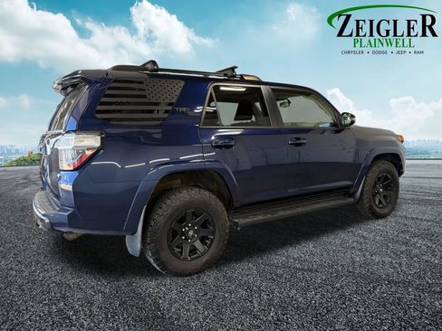 Used 2018 Toyota 4Runner TRD Off-Road Premium AWD/4WD image 6
