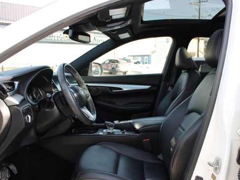 Used 2021 INFINITI QX50 Luxe w/ Appearance Package image 13