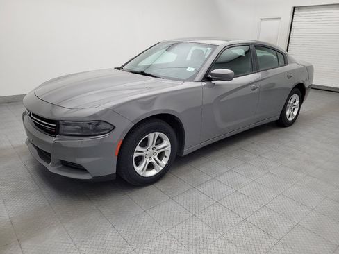 Used 2017 Dodge Charger SE w/ Popular Equipment Group RWD image 2