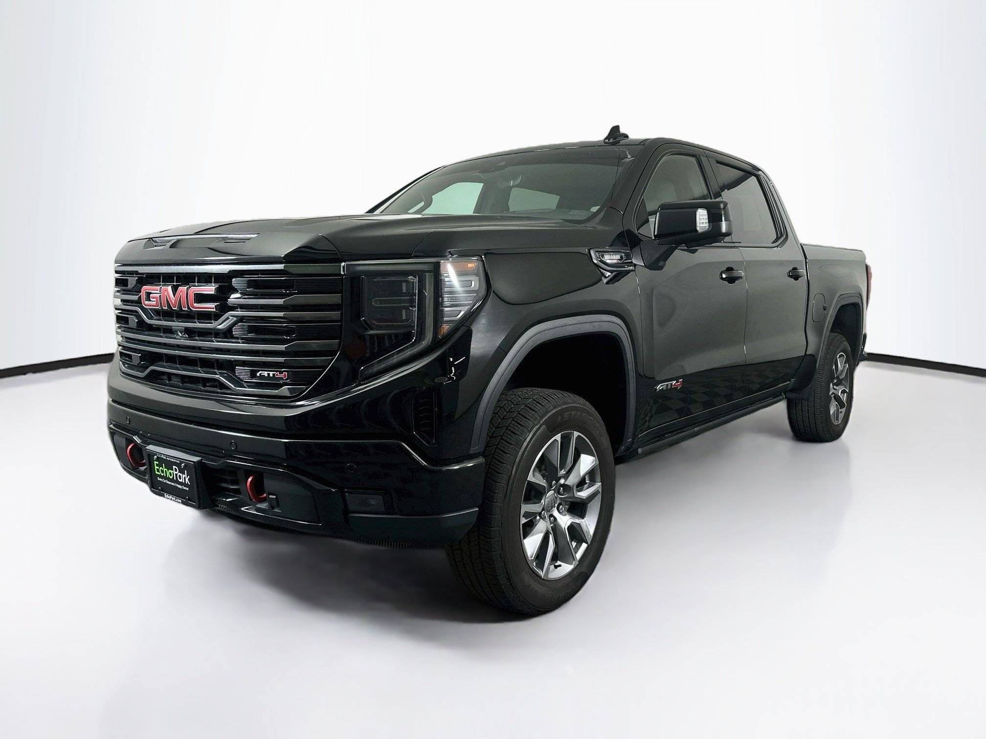 Used 2023 GMC Sierra 1500 AT4 w/ Technology Package AWD/4WD image 3