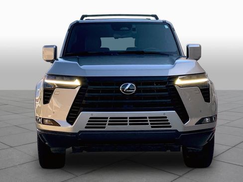 Used 2025 Lexus GX 550 w/ Accessory Package (2T) AWD/4WD image 4