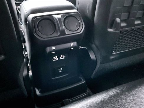 Used 2022 Jeep Wrangler Unlimited Rubicon 4xe w/ Cold Weather Group AWD/4WD image 36
