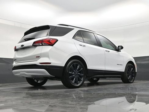 Used 2024 Chevrolet Equinox RS FWD image 24