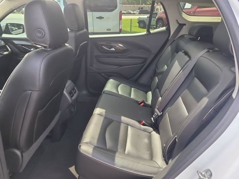 Used 2020 GMC Terrain Denali w/ Denali Premium Package FWD image 10