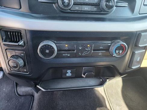Used 2023 Ford F150 XLT image 31