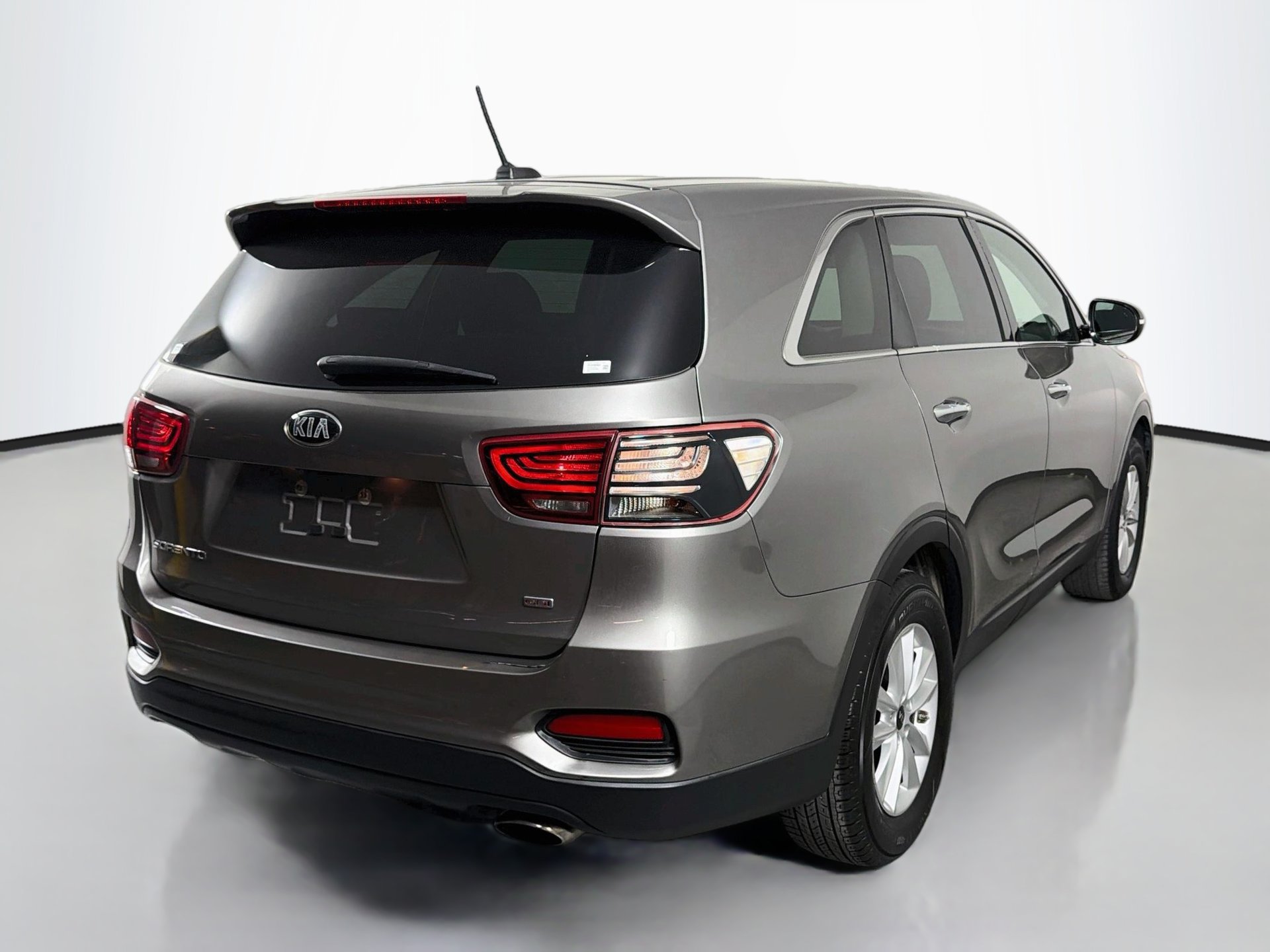 Used 2019 Kia Sorento FWD image 5