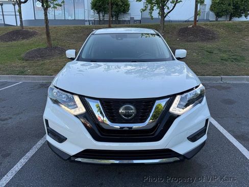 Used 2020 Nissan Rogue S image 2