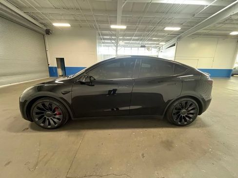Used 2023 Tesla Model Y Performance AWD/4WD image 6