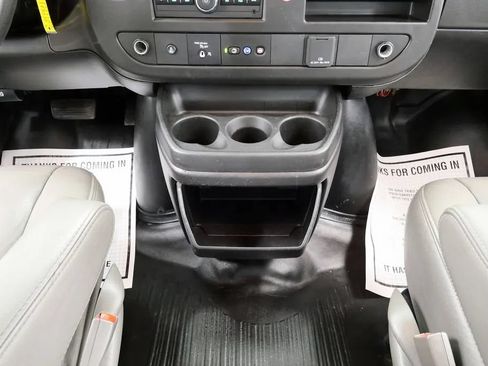 Used 2022 GMC Savana 2500 Extended RWD image 18