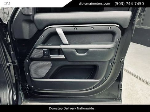 Used 2022 Land Rover Defender 110 V8 AWD/4WD image 26