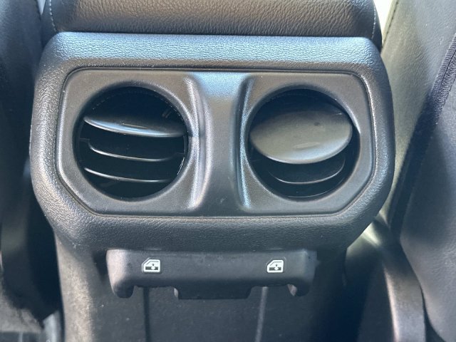Used 2024 Jeep Wrangler Unlimited Sport AWD/4WD image 28