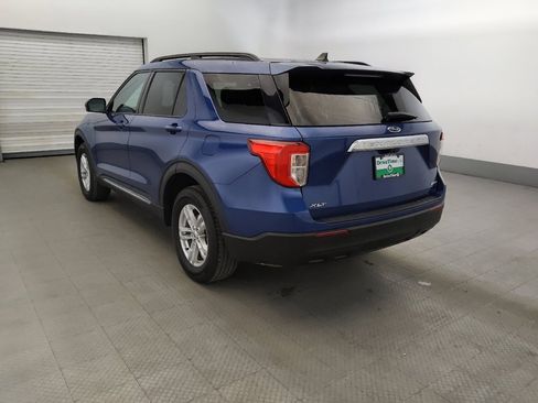 Used 2022 Ford Explorer XLT image 3