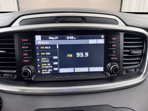 Used 2019 Kia Sorento SX FWD image 16