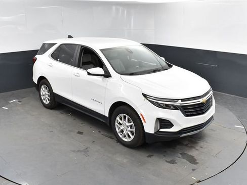 Used 2024 Chevrolet Equinox LT image 32
