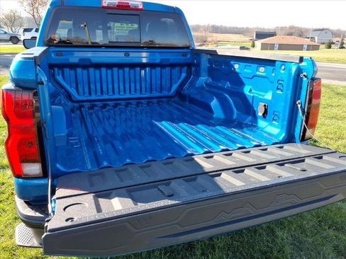 Used 2023 Chevrolet Colorado Z71 w/ Z71 Convenience Package 2 image 27