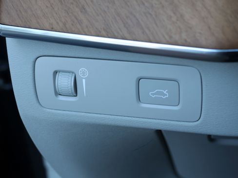 Used 2022 Volvo XC90 T6 Momentum w/ Advanced Package image 15