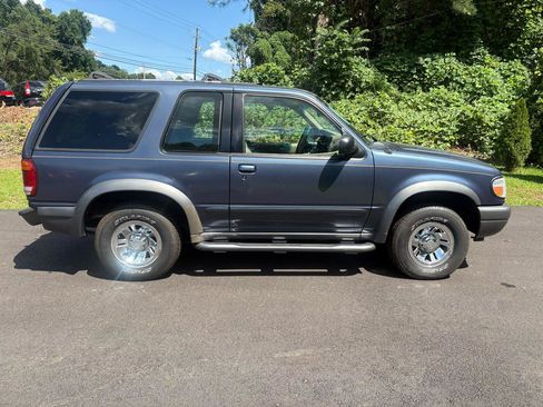 Used 2000 Ford Explorer Sport RWD image 2