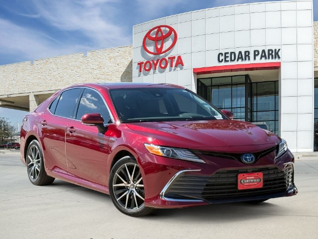 Used 2021 Toyota Camry XLE w/ Navigation Upgrade Package FWD image 1
