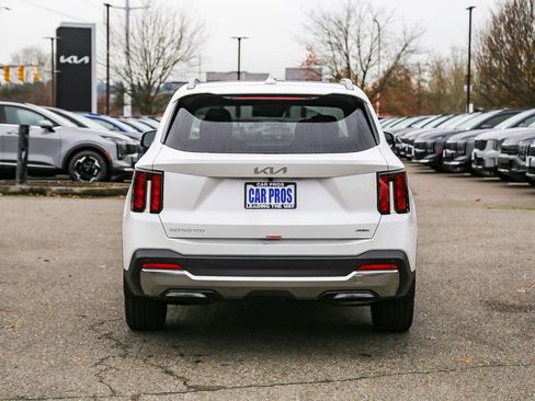 Certified 2026 Kia Sorento EX w/ EX Premium Package AWD/4WD image 8