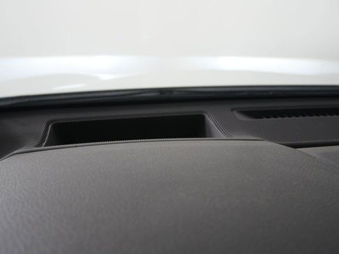 Used 2019 Toyota Avalon Limited image 23