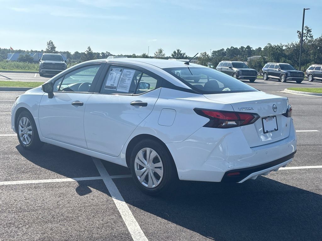 Used 2025 Nissan Versa S FWD image 7