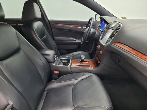 Used 2014 Chrysler 300 RWD image 21