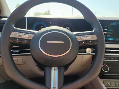 Certified 2025 Hyundai Tucson SEL image 10